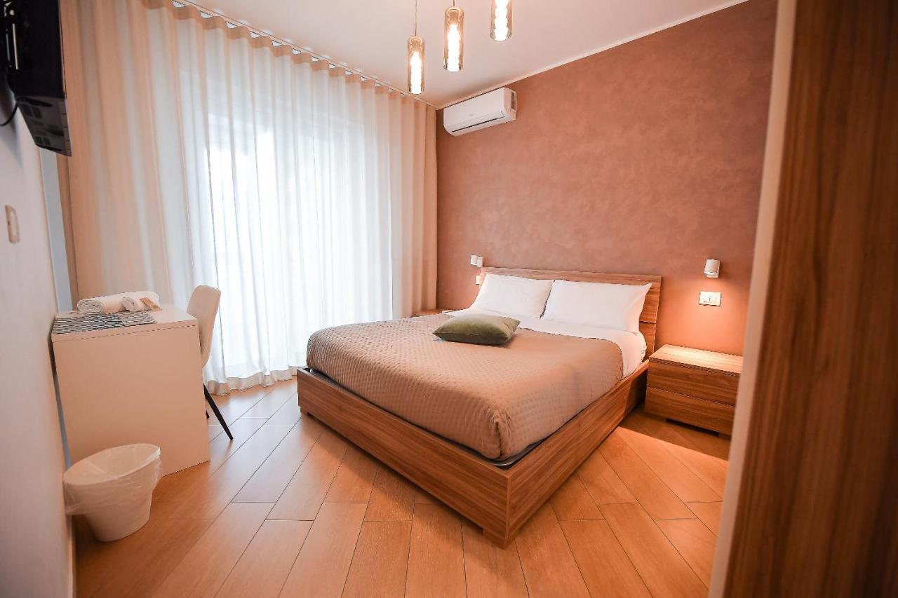 Karol Bari Airport Hotel Exterior photo
