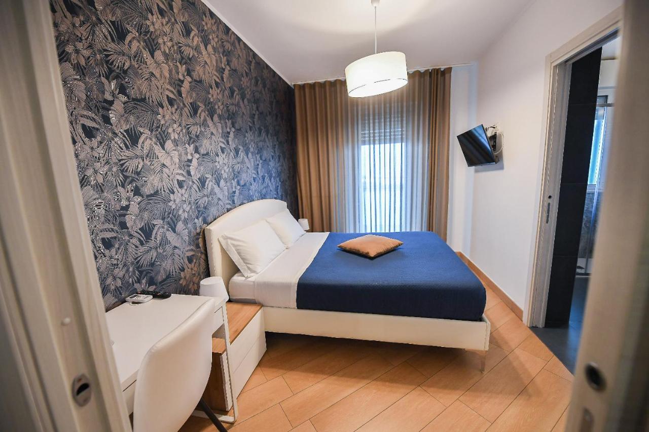 Karol Bari Airport Hotel Exterior photo