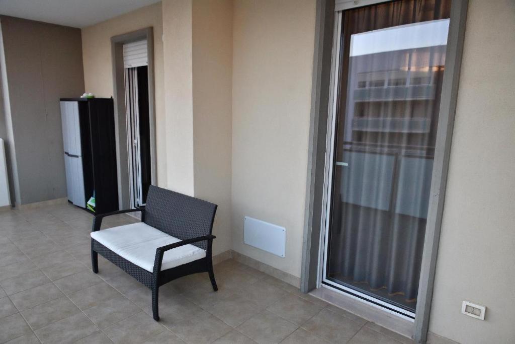 Karol Bari Airport Hotel Exterior photo