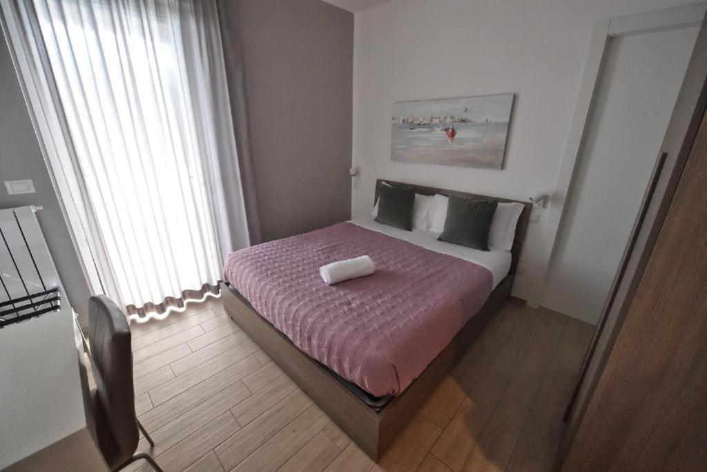 Karol Bari Airport Hotel Exterior photo