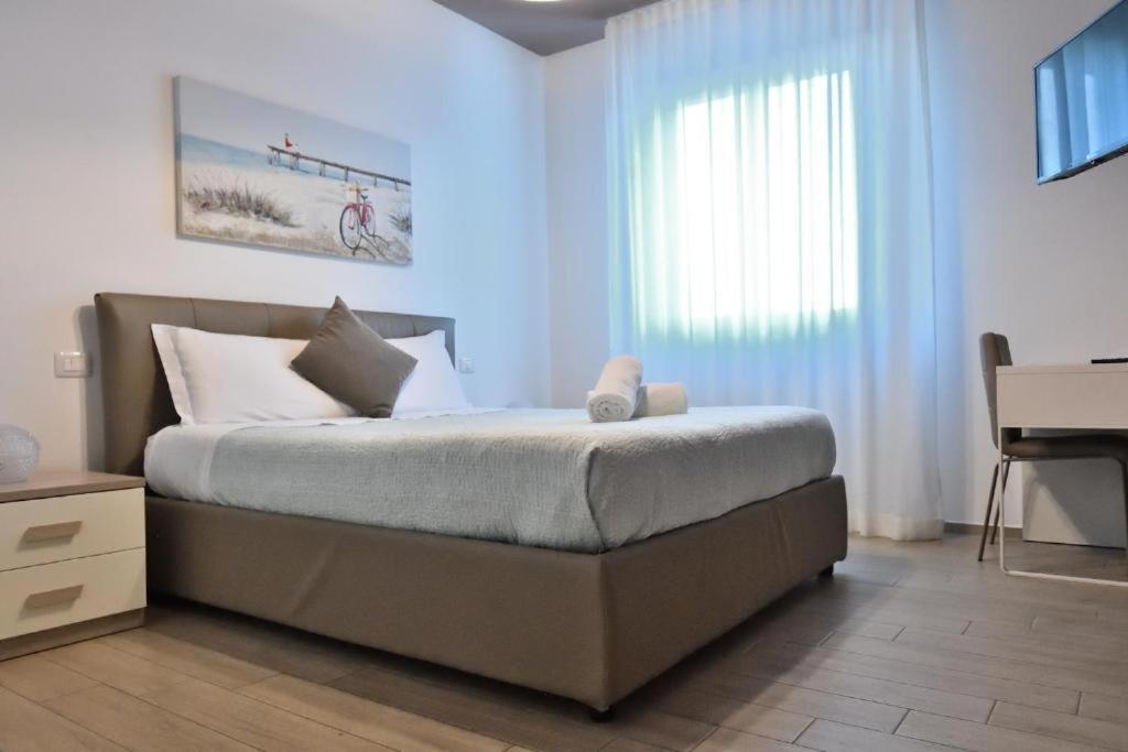 Karol Bari Airport Hotel Exterior photo